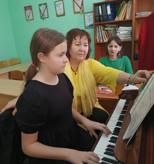 Открытый урок преподавателя фортепиано Калашниковой Т.Е.