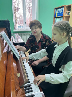 Открытый урок преподавателя фортепиано Е.Я. Лукьянец