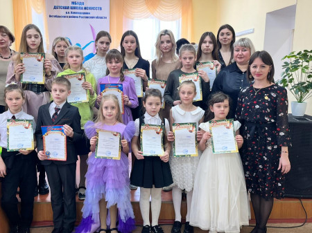Районный конкурс романса «Минувших дней очарованье» среди учащихся детских школ искусств Октябрьского района прошёл 28 февраля в ДШИ р.п. Каменоломни