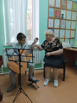Открытый урок преподавателя Погорелой Л.В. по предмету «Музыкальный инструмент (гитара)»