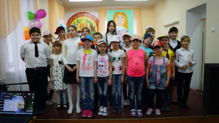 «На свете нет прекрасней слова «Мама»